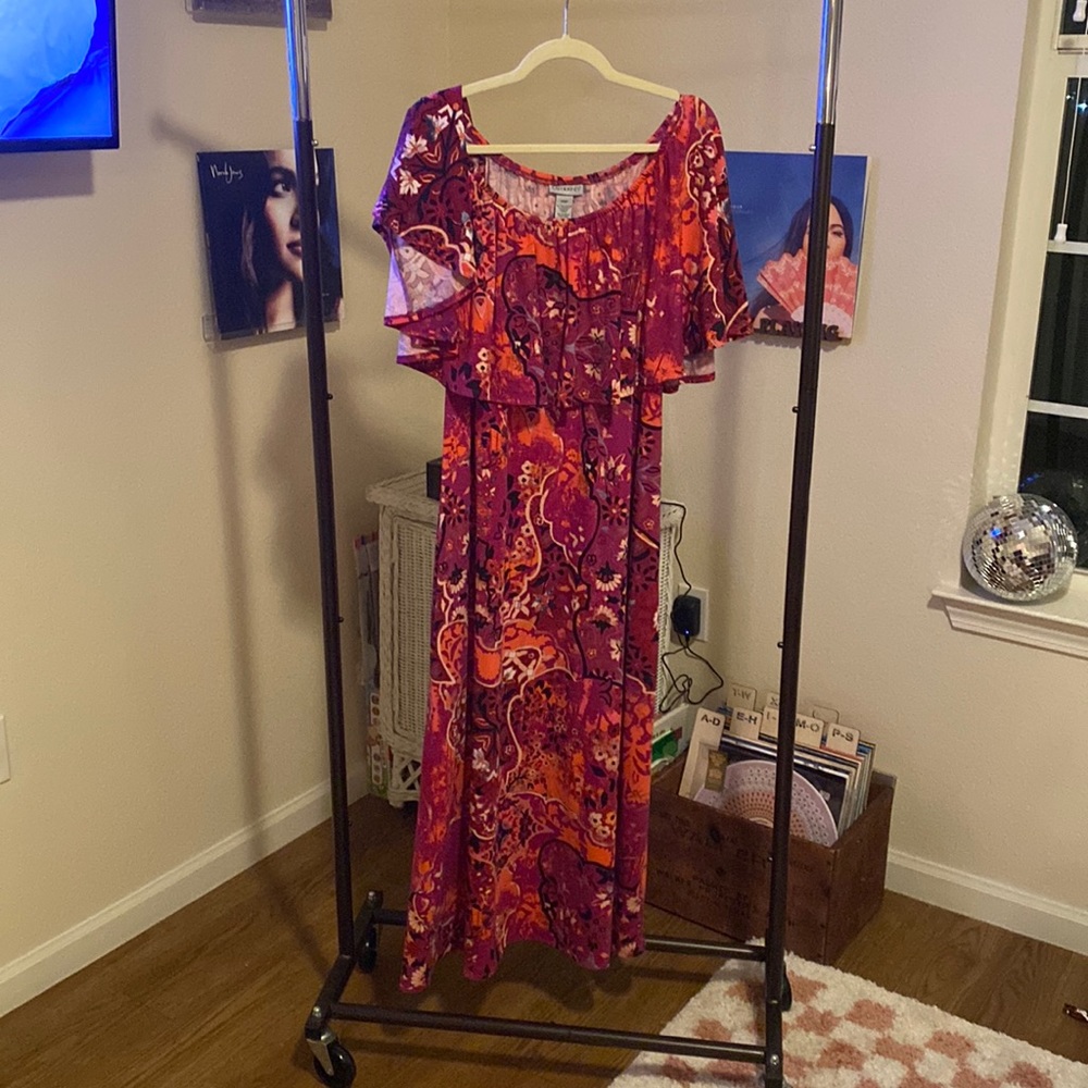 Maxi Catherine’s dress.